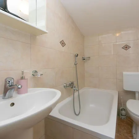 Casa de hóspedes Lenka 3*